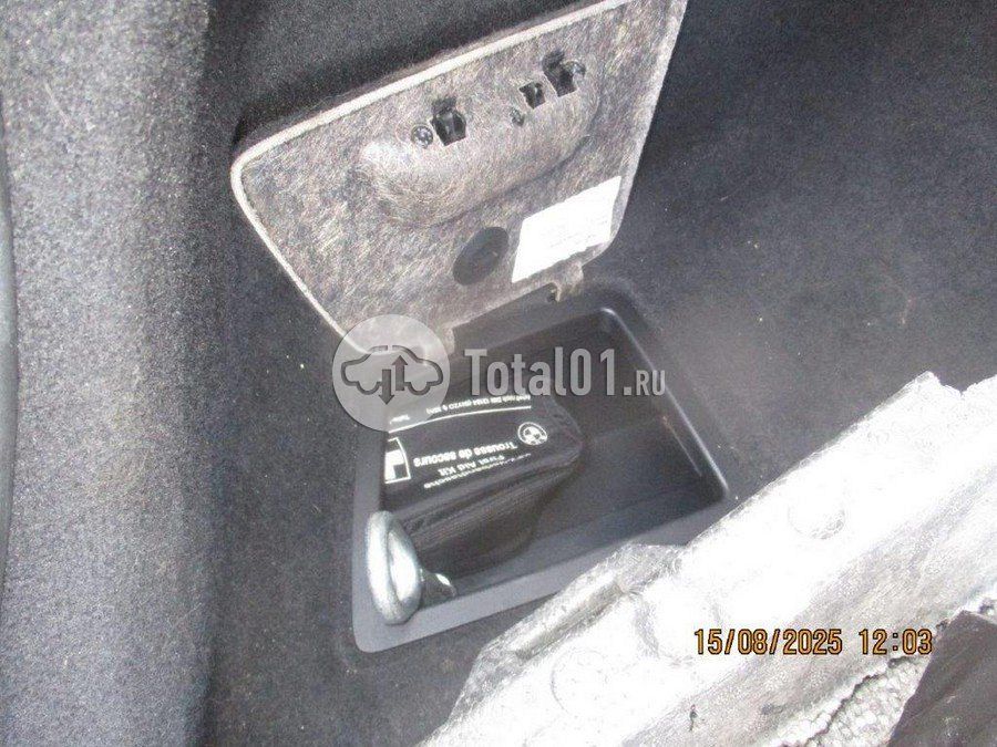 Фото BMW M7 108