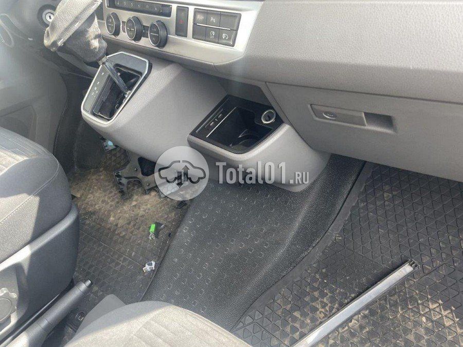 Фото Volkswagen Caravelle 60