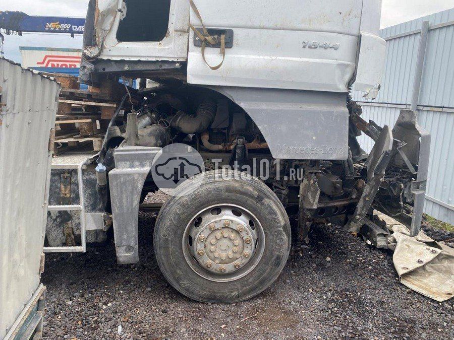 Фото Mercedes-Benz Actros 1844 108