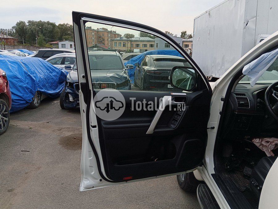 Фото Toyota Land Cruiser 60