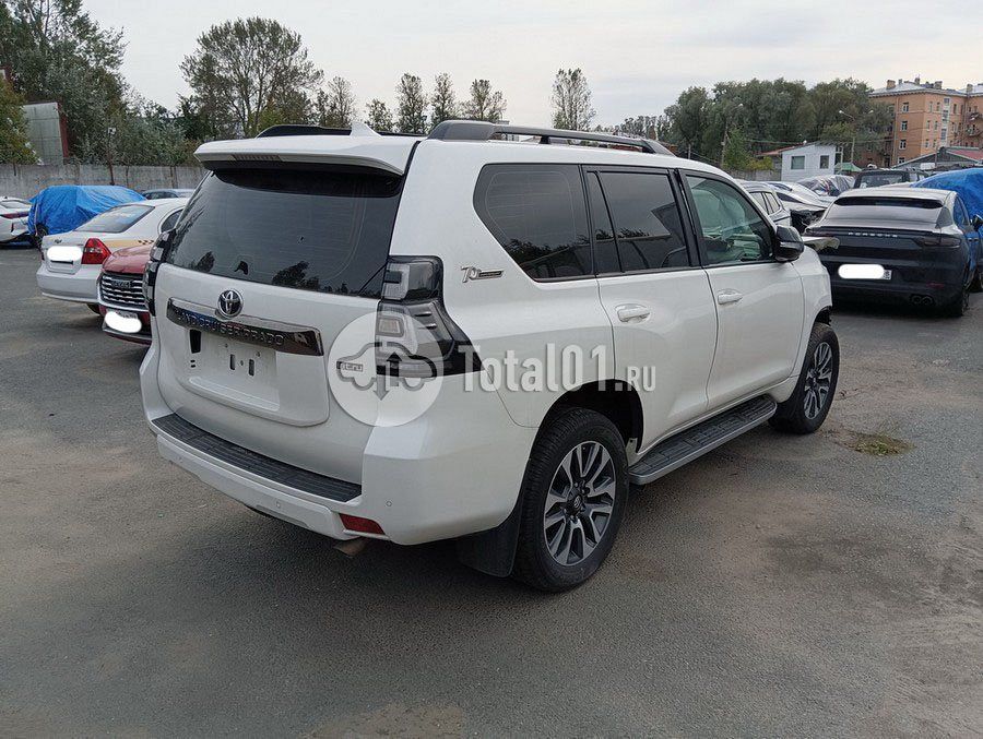 Фото Toyota Land Cruiser 90