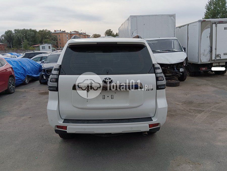 Фото Toyota Land Cruiser 112