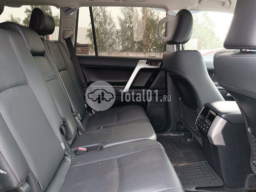Фото Toyota Land Cruiser 116