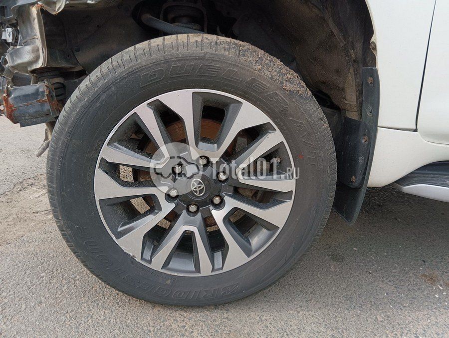 Фото Toyota Land Cruiser 138