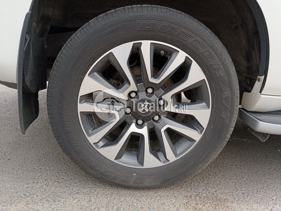 Фото Toyota Land Cruiser 146