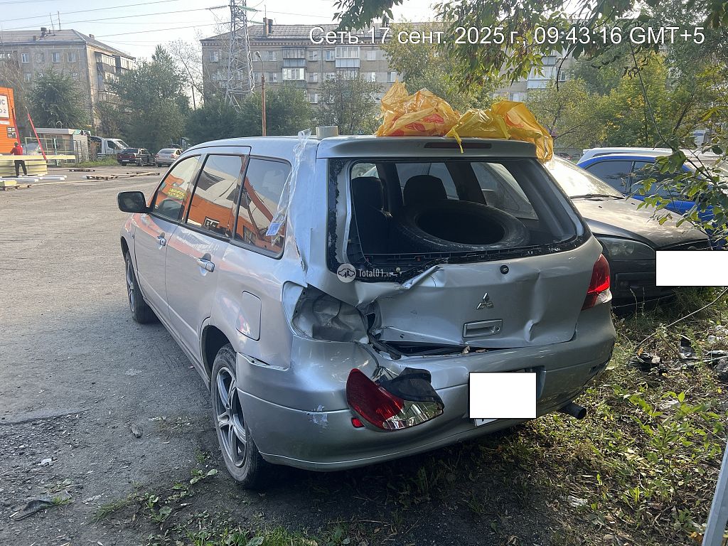 Фото Mitsubishi Airtrek 6