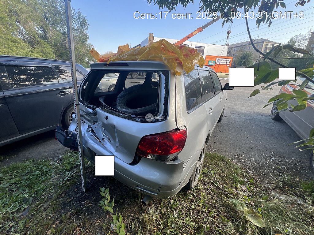 Фото Mitsubishi Airtrek 8