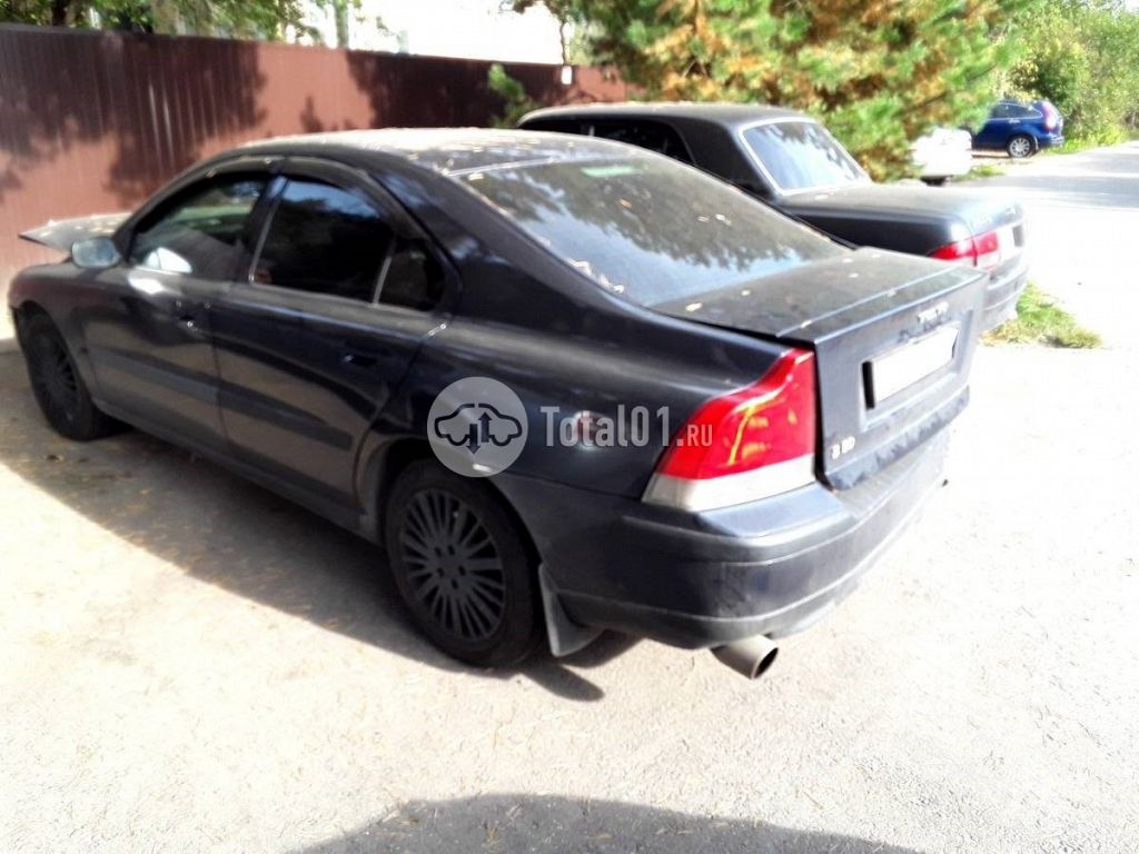 Фото Volvo S60 8