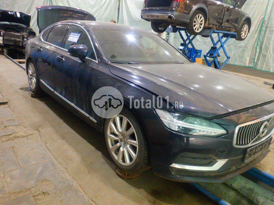 Фото Volvo S90 8