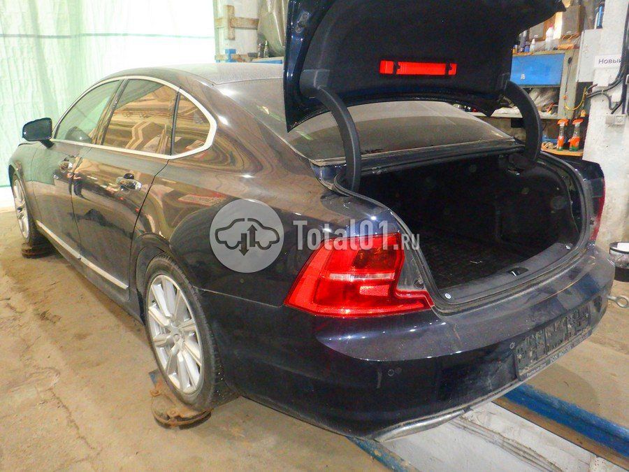 Фото Volvo S90 18