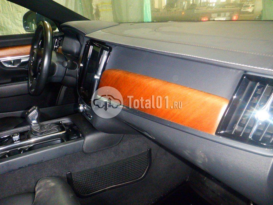 Фото Volvo S90 30