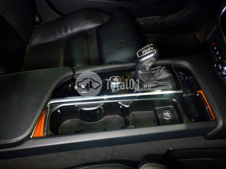 Фото Volvo S90 32