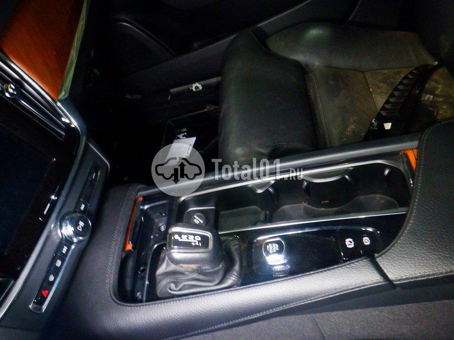 Фото Volvo S90 120