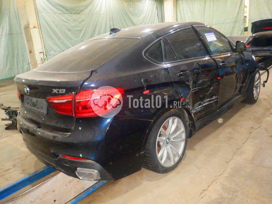 Фото BMW X6 12