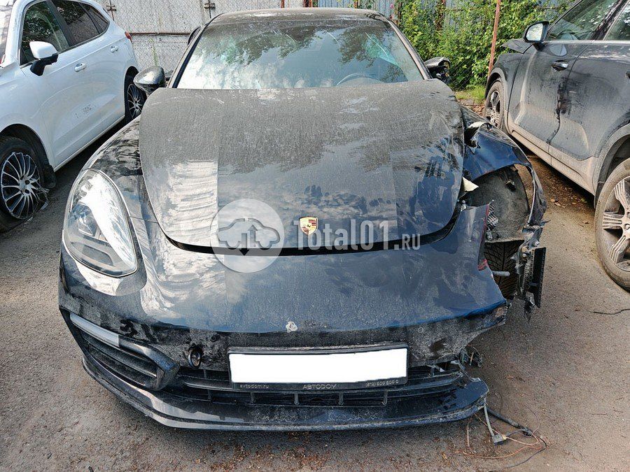 Фото Porsche Panamera 4 8