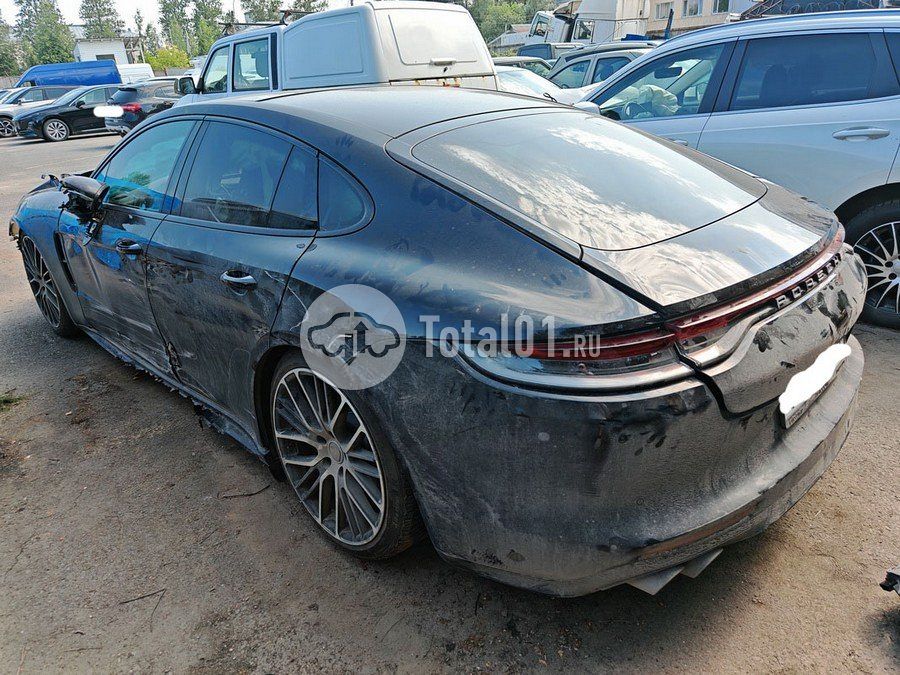 Фото Porsche Panamera 4 16