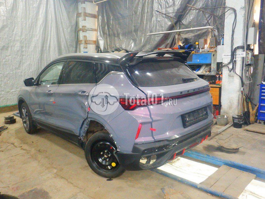 Фото Geely Coolray 16
