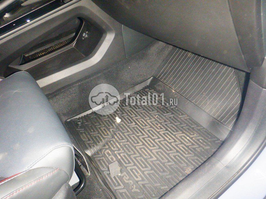 Фото Geely Coolray 26
