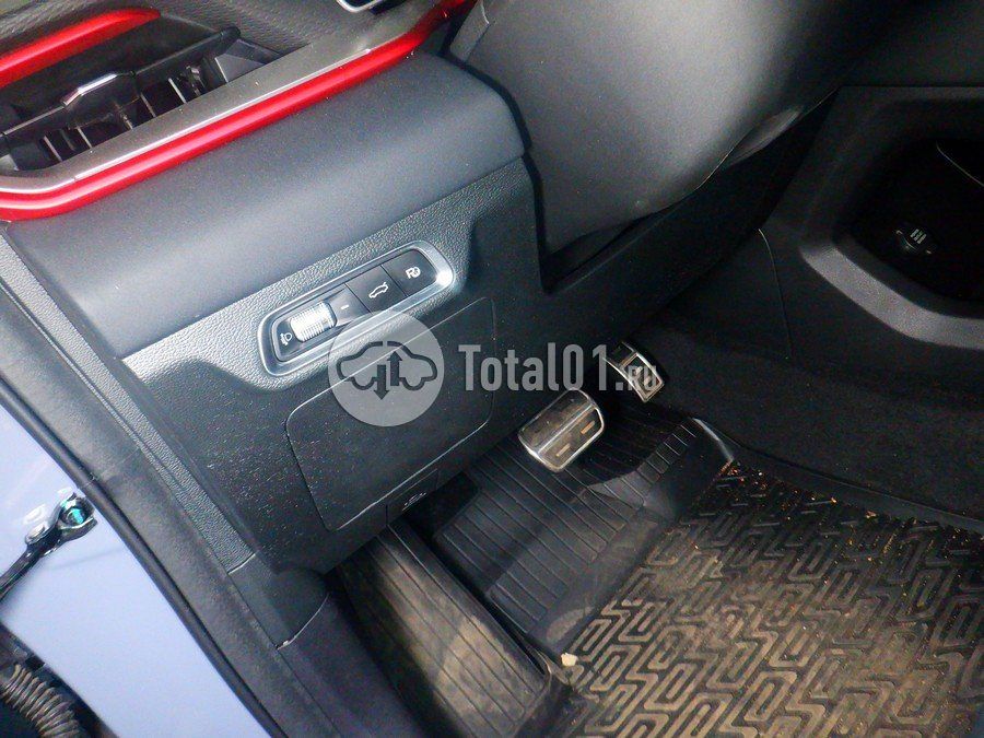Фото Geely Coolray 98