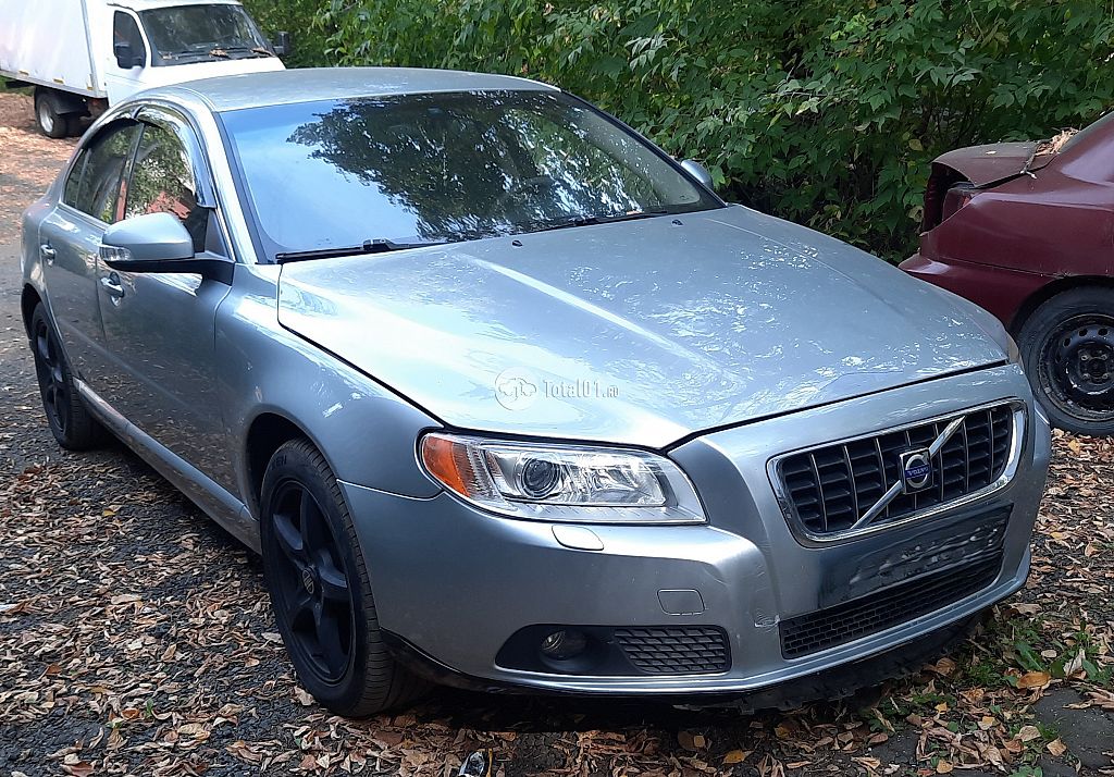 Фото Volvo S80 8