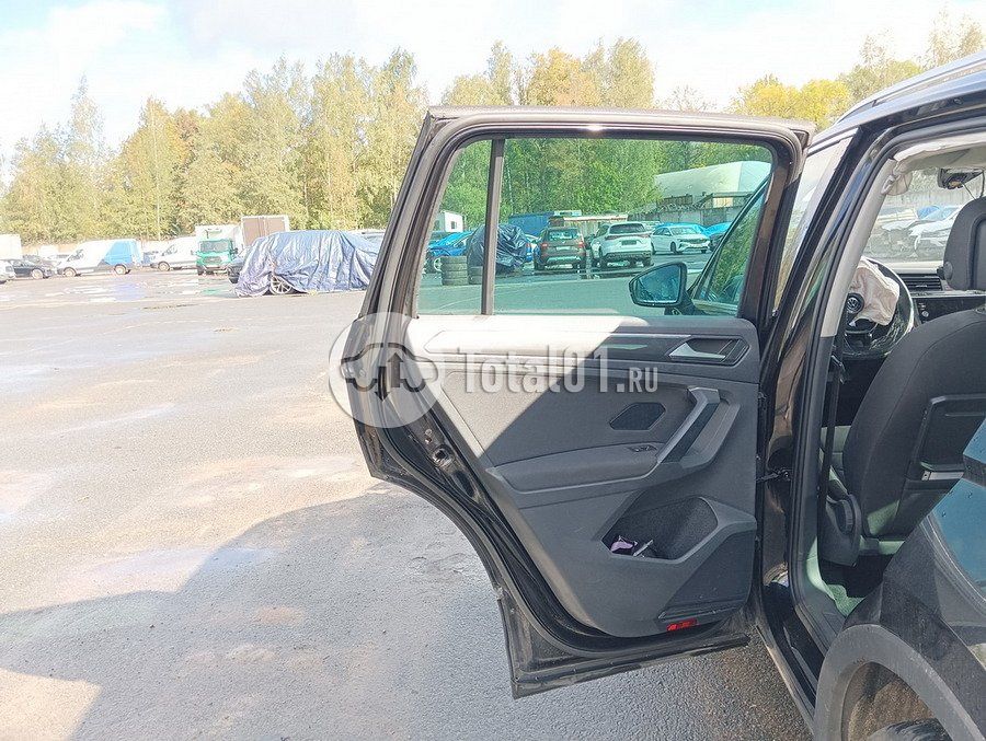 Фото Volkswagen Tiguan 90