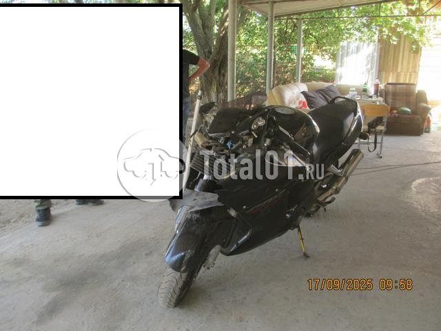 Фото Honda CBR1100XX 2