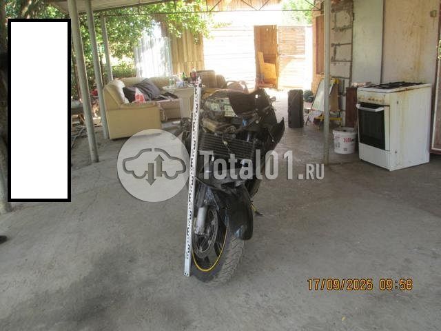 Фото Honda CBR1100XX 4