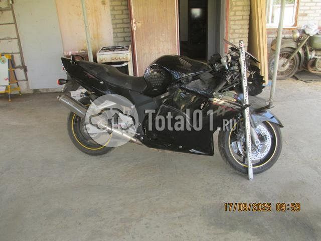 Фото Honda CBR1100XX 8