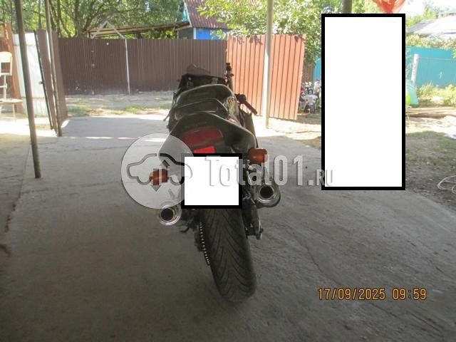 Фото Honda CBR1100XX 12