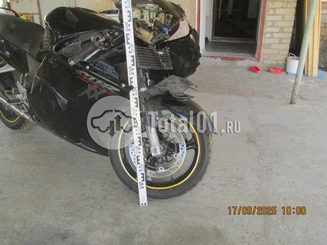 Фото Honda CBR1100XX 18