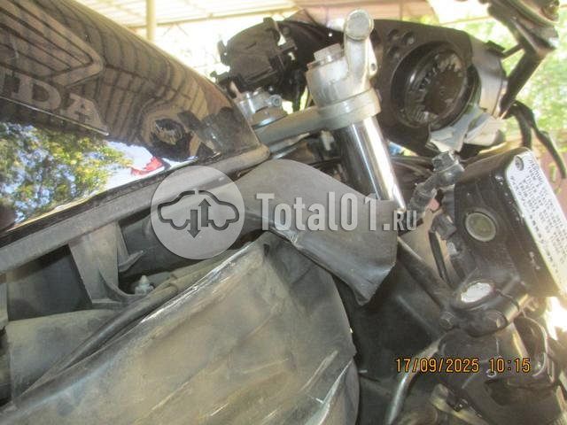 Фото Honda CBR1100XX 40