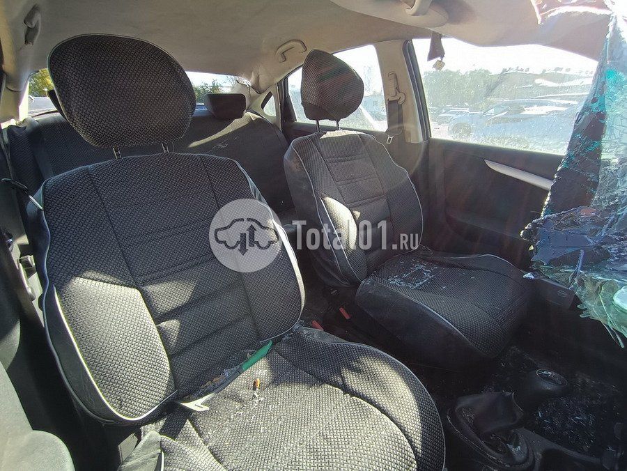 Фото Nissan Almera 210