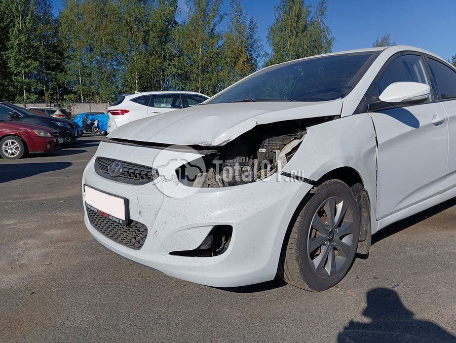 Фото Hyundai Accent 12