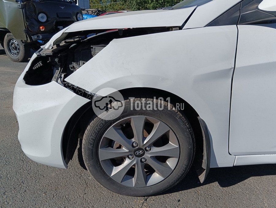 Фото Hyundai Accent 16