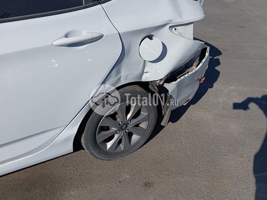 Фото Hyundai Accent 24