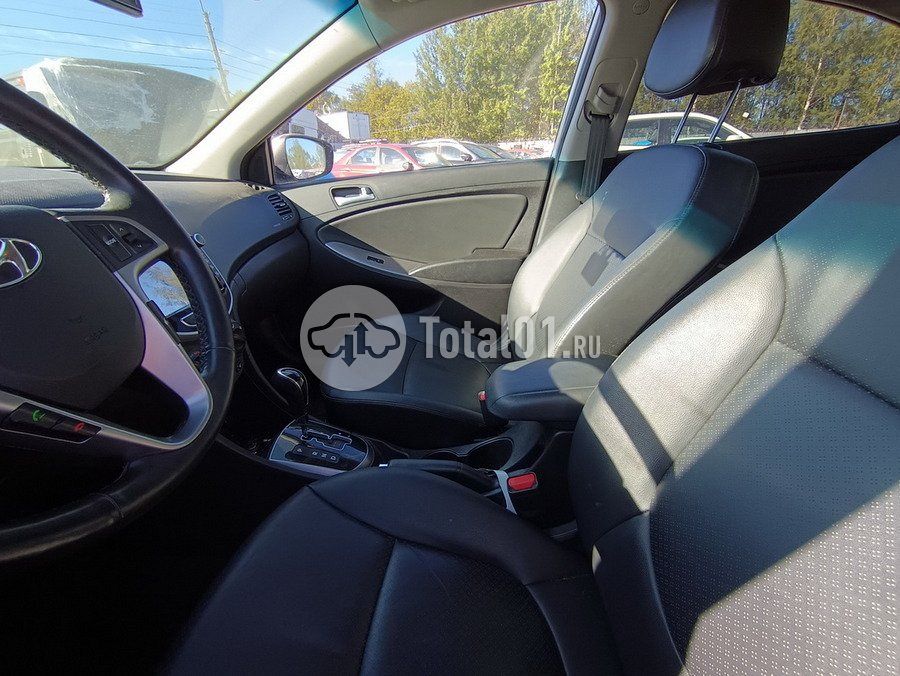 Фото Hyundai Accent 102