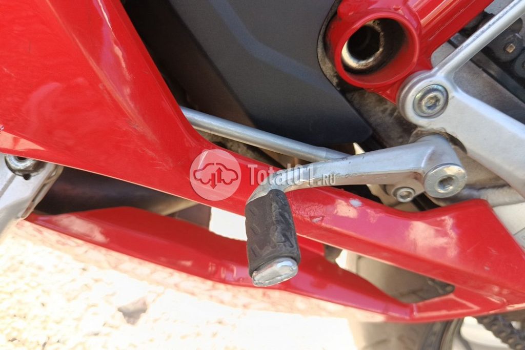 Фото Ducati Streetfighter 12