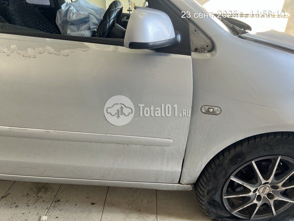 Фото Volkswagen Polo 16