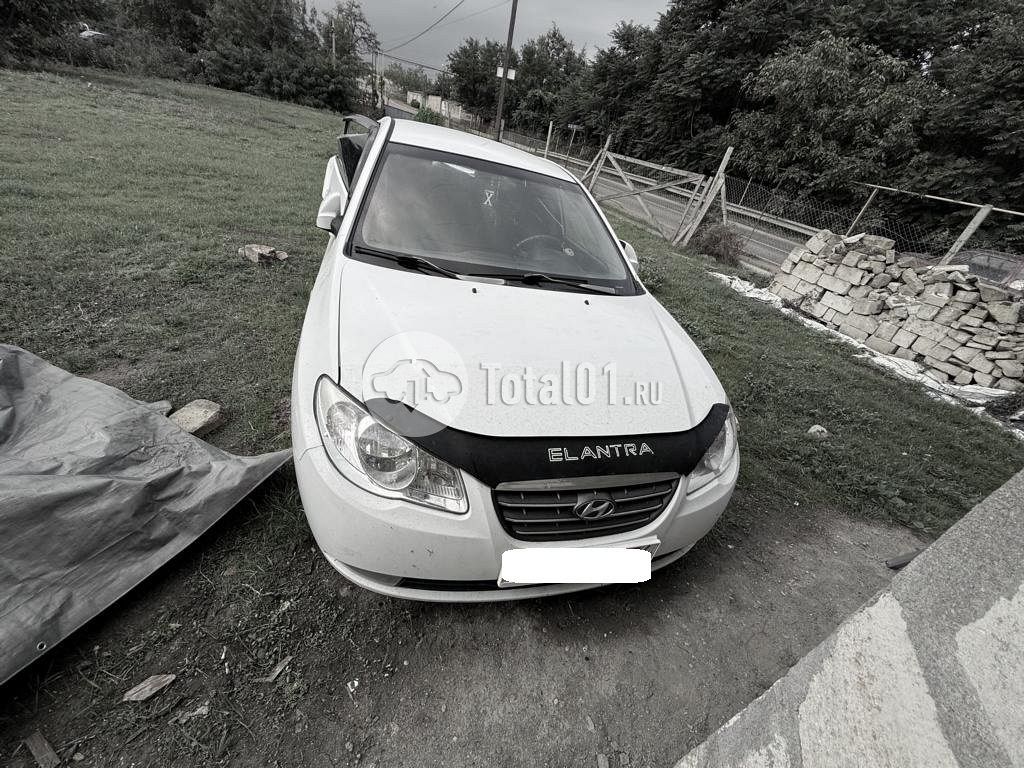 Фото Hyundai Elantra 2