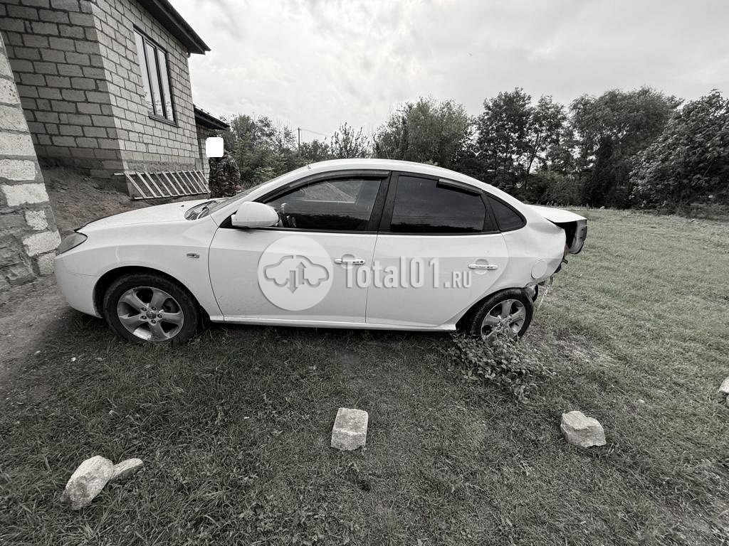 Фото Hyundai Elantra 8