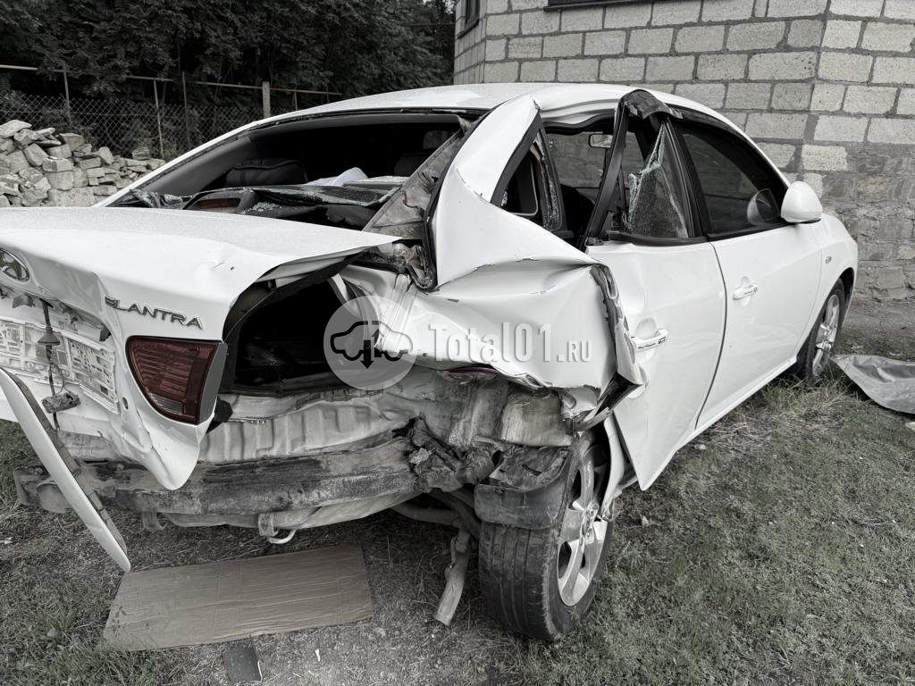 Фото Hyundai Elantra 14