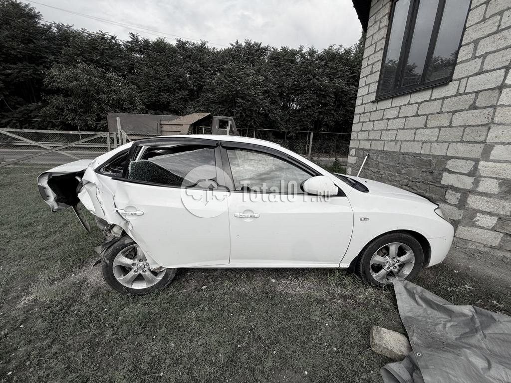 Фото Hyundai Elantra 16