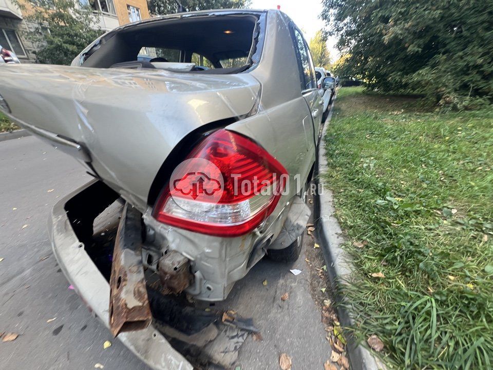 Фото Nissan Tiida 4