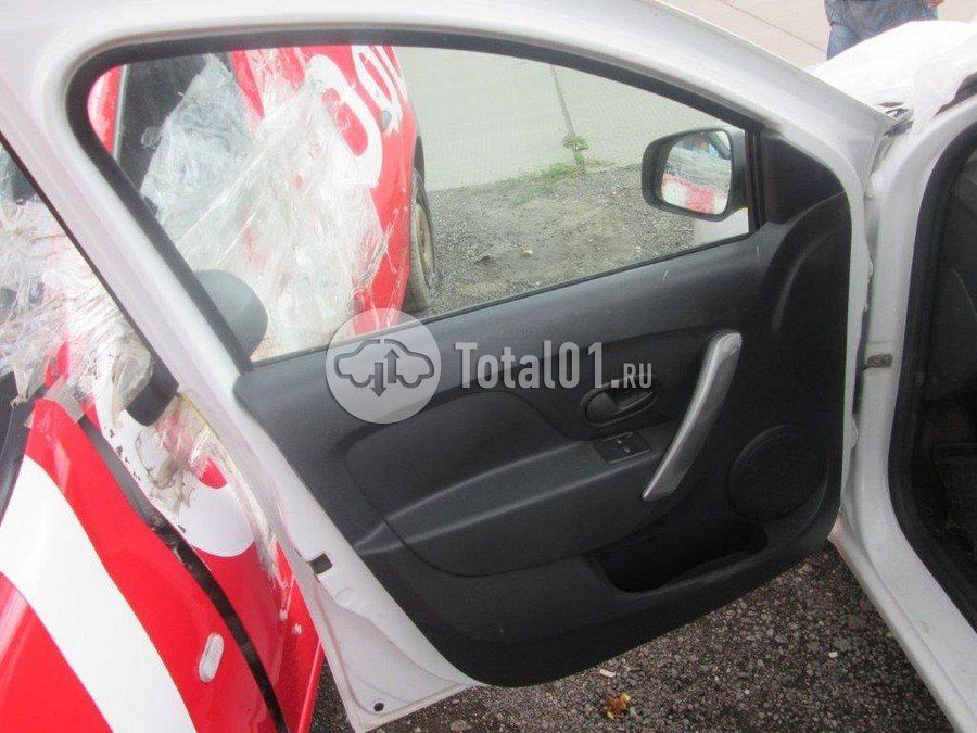 Фото Renault Logan 36