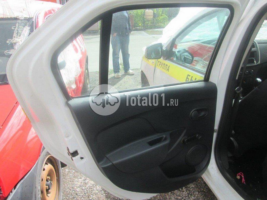 Фото Renault Logan 64