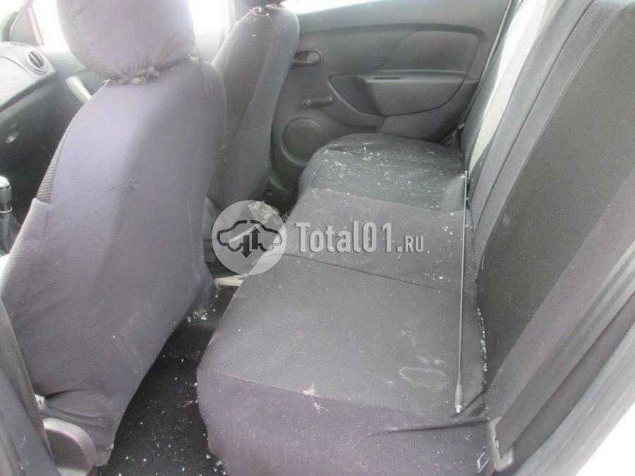 Фото Renault Logan 74