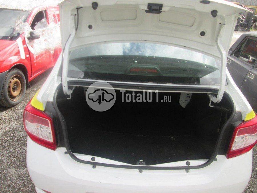 Фото Renault Logan 80
