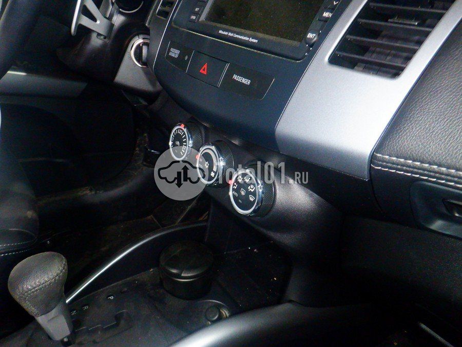 Фото Mitsubishi Outlander 36