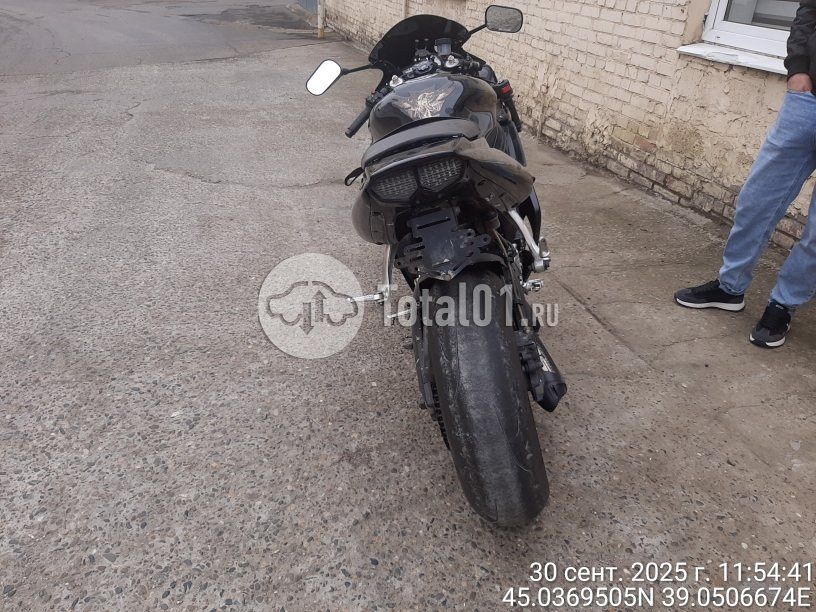 Фото Yamaha YZF-R6 14
