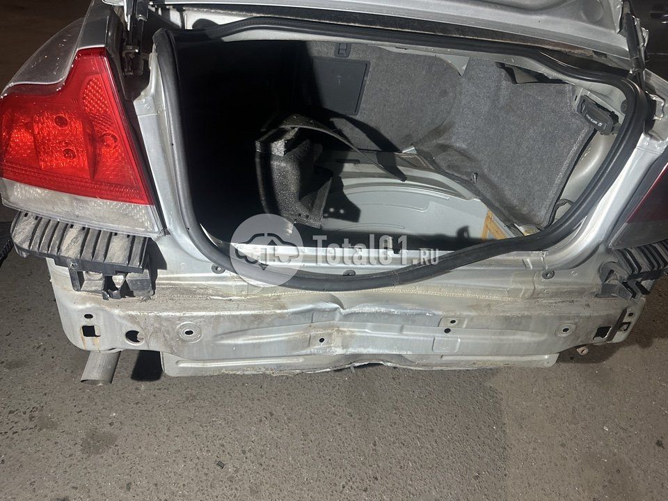 Фото Volvo S60 38